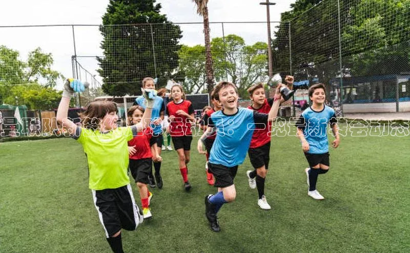 人人体育app官方版百度Apollo曼联队新签约足球运动员：一览最新转会动态